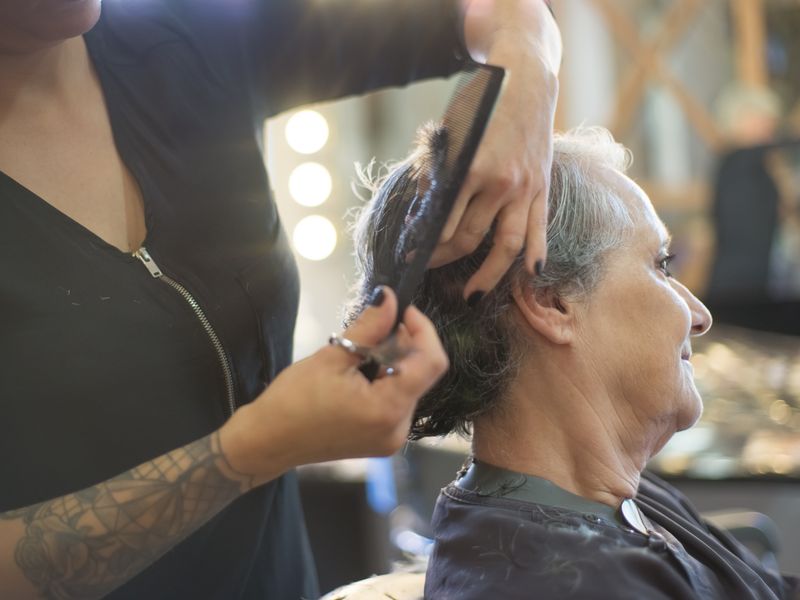 Haarfarbe und Balayage im Salon